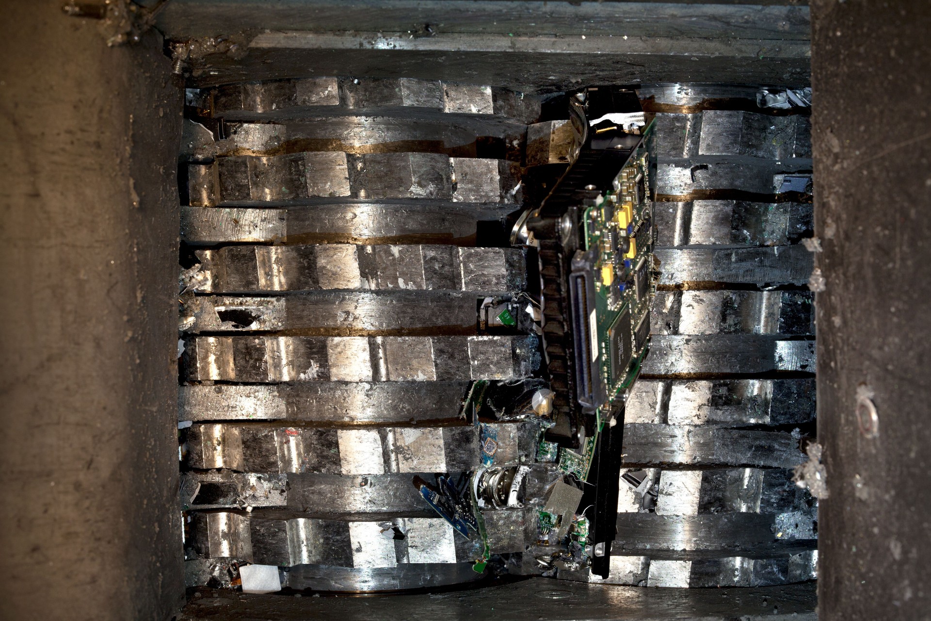 Hard drive shredder